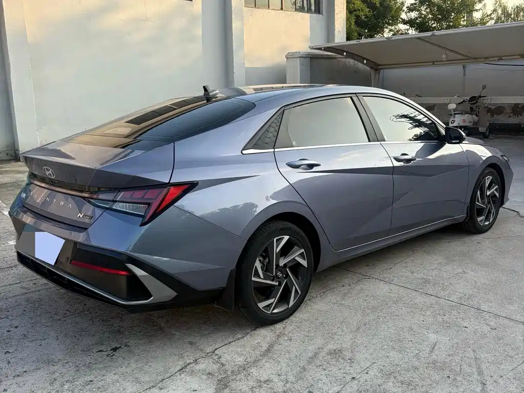 Hyundai Elantra 2024
