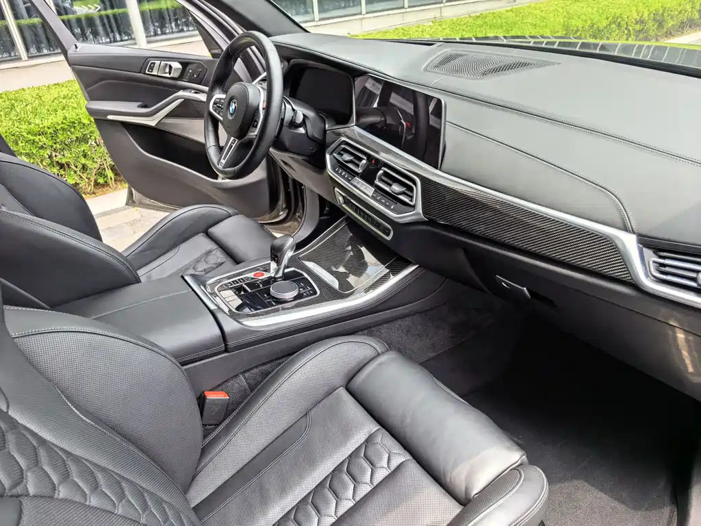 BMW X5 M 2023 — фото 37