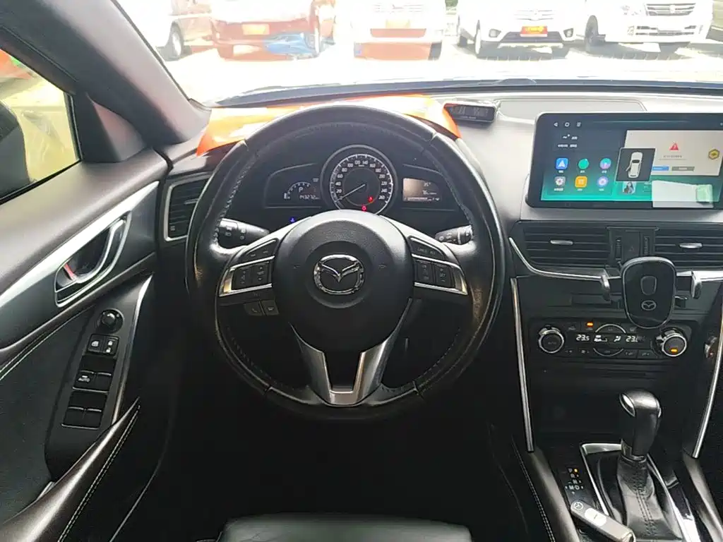 Mazda CX-4 2016 — фото 11