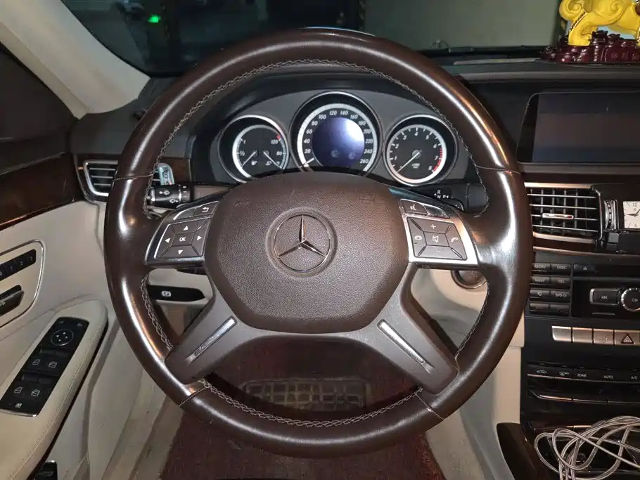 Mercedes-Benz E-Class 2014 — фото 14