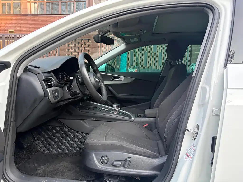 Audi A4L 2019