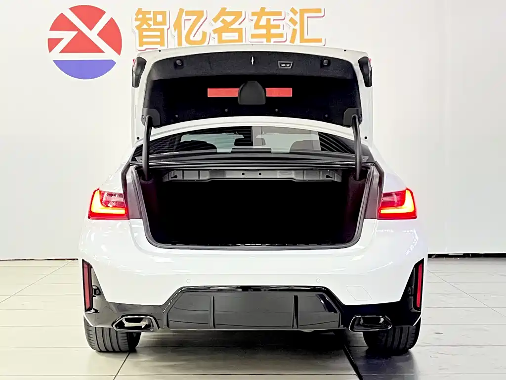 BMW 3 Series 2025 — фото 15