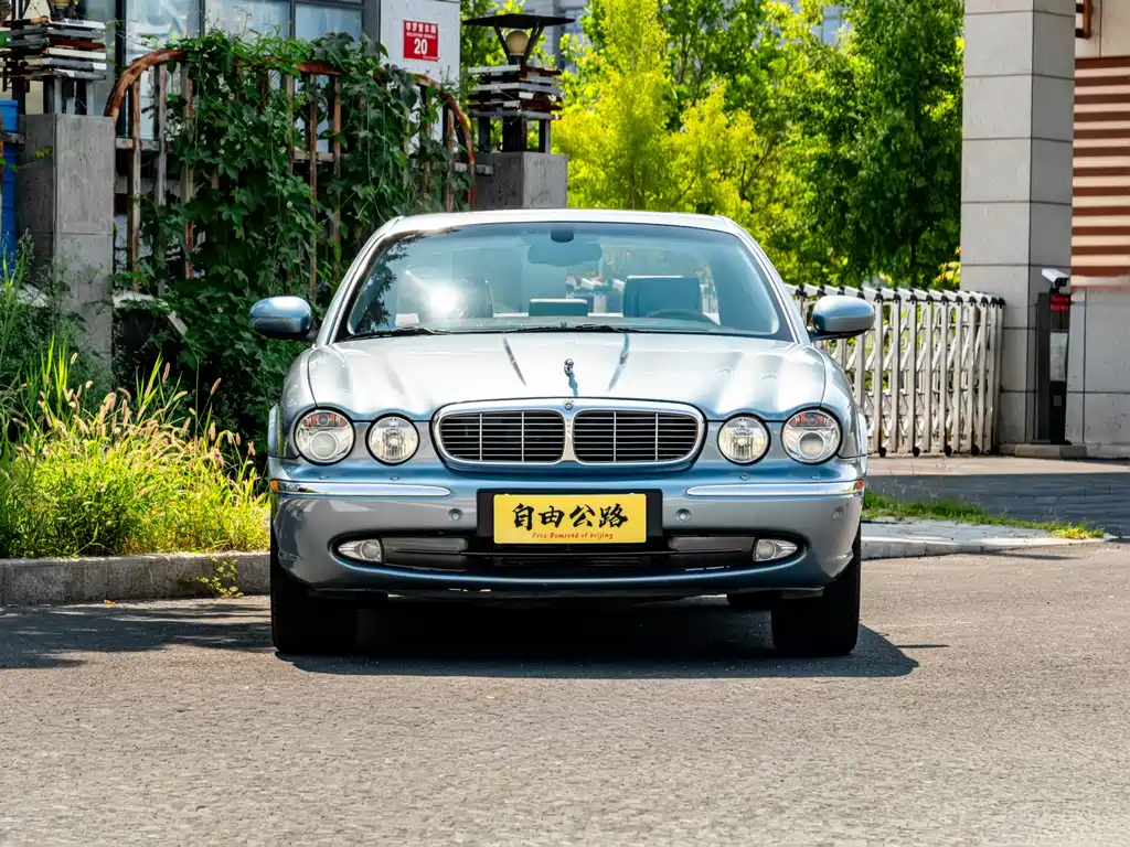 Jaguar XJ 2004 — фото 11