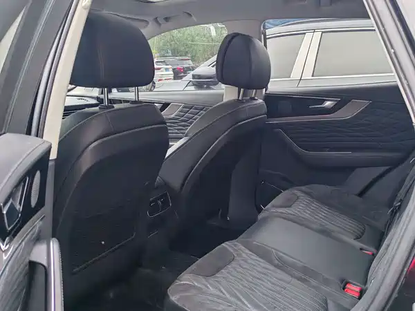 Hongqi HS5 2022