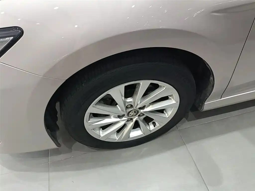 Toyota Camry 2022 — фото 23