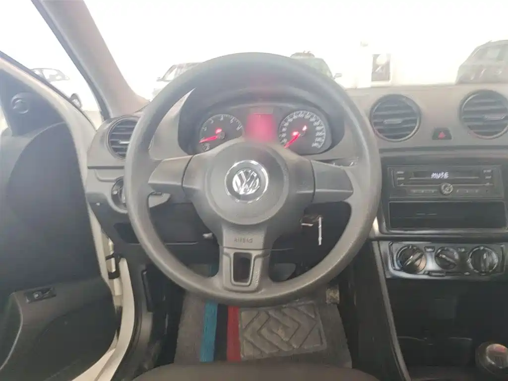 Volkswagen Jetta 2017 — фото 11