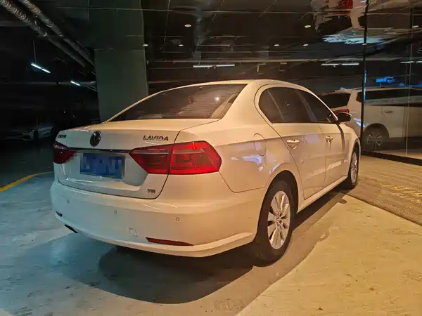 Volkswagen Lavida 2013