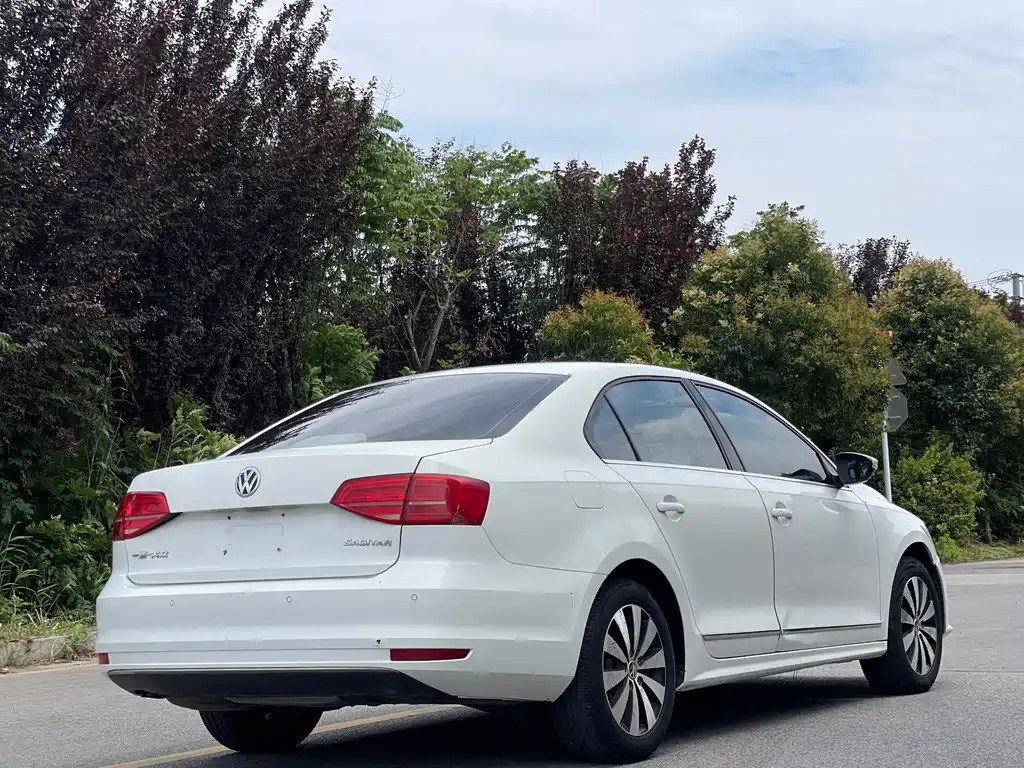 Volkswagen Sagitar 2017