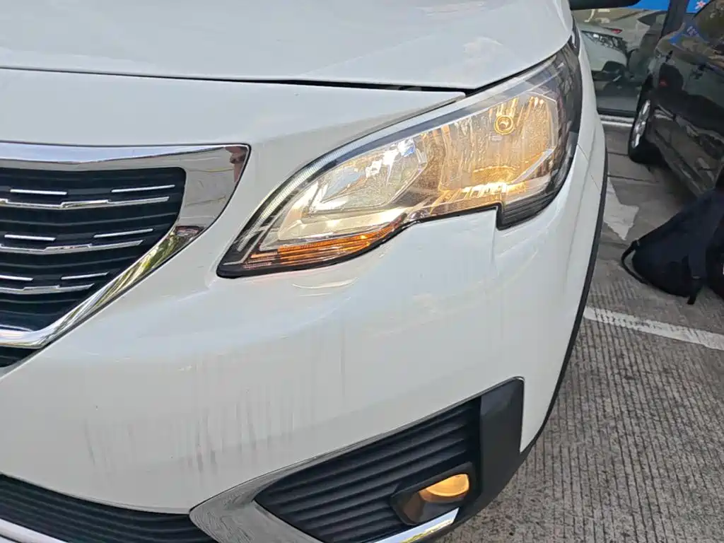 Peugeot 5008 2018 — фото 24