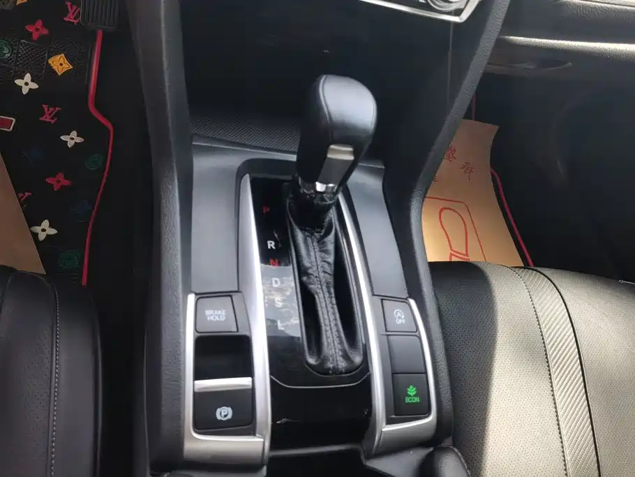 Honda Civic 2018 — фото 16