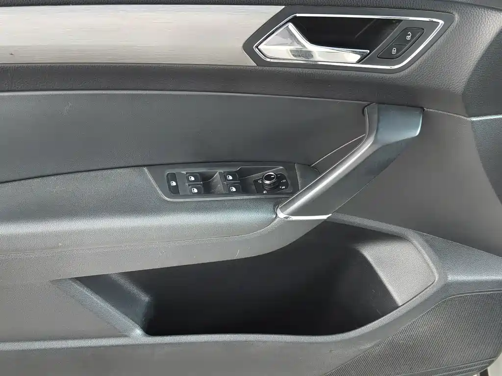 Volkswagen Touran 2020 — фото 13