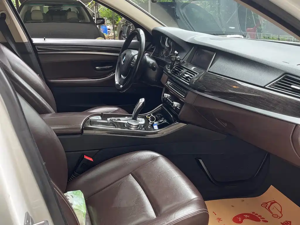 BMW 5 Series 2015 — фото 14
