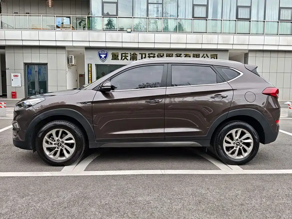 Hyundai Tucson 2015 — фото 9