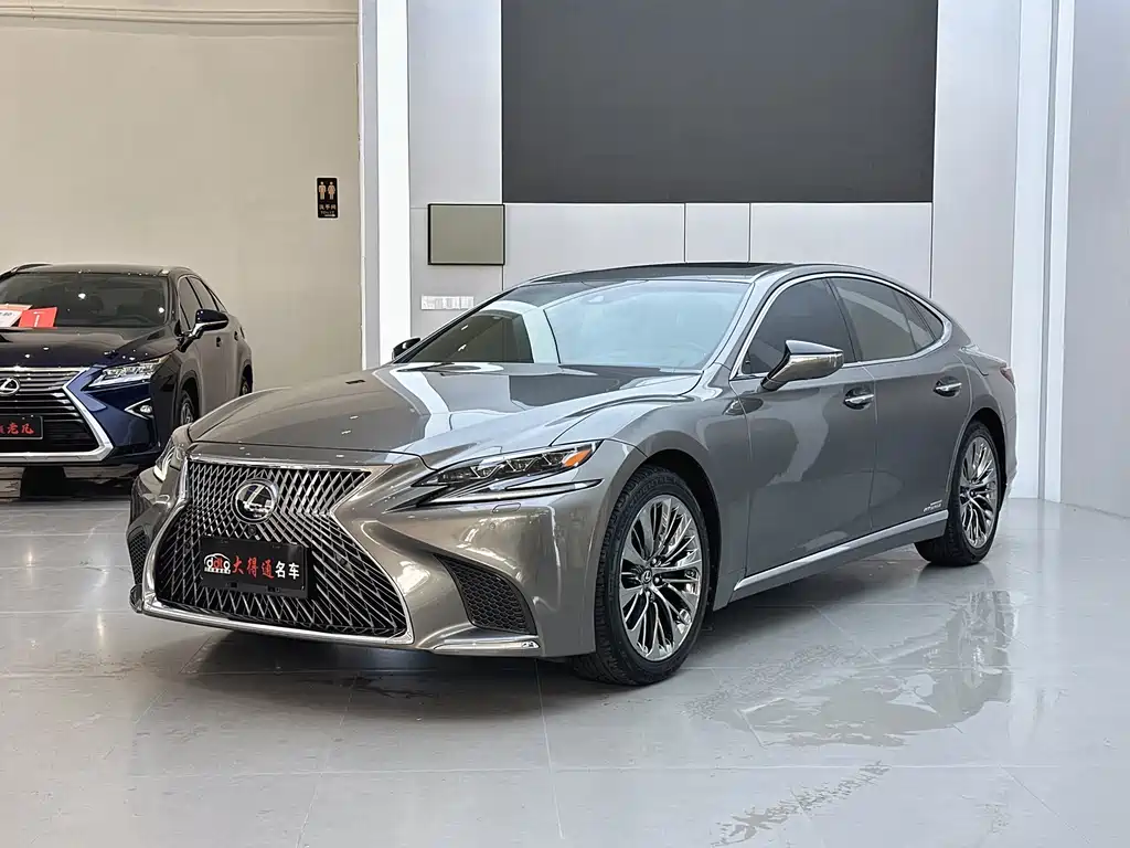Lexus LS 2019 — фото 1