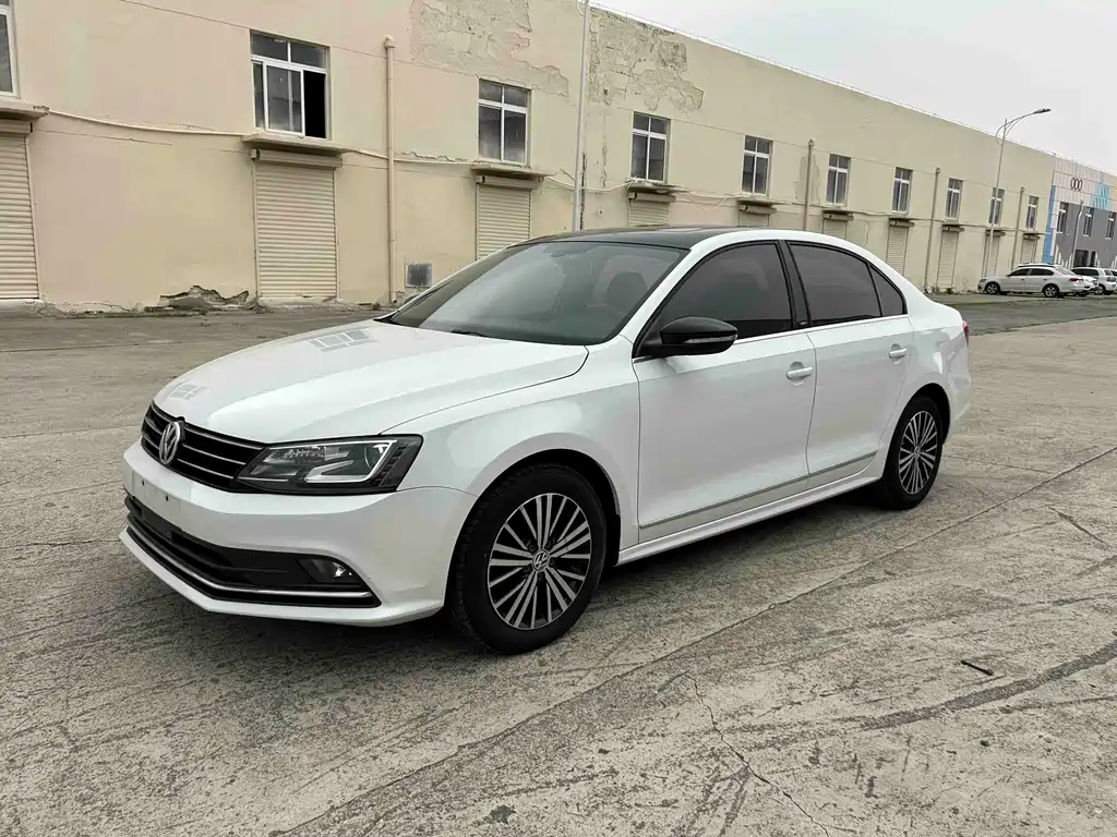 Volkswagen Sagitar 2016
