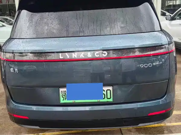 Lynk & Co 900 2025