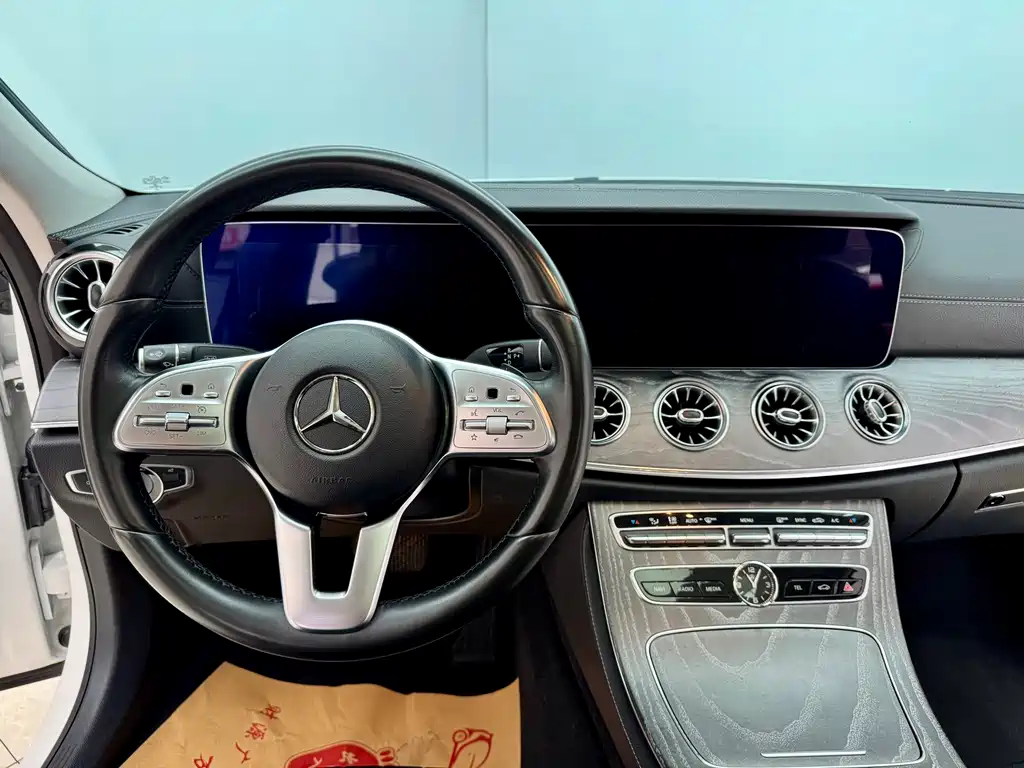 Mercedes-Benz CLS 2018 — фото 18