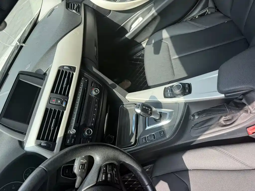 BMW 3 Series 2015 — фото 8