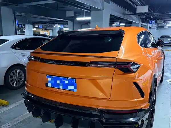 Lamborghini Urus 2021