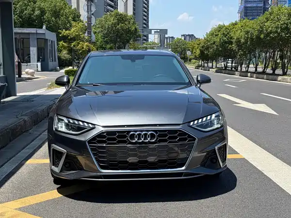 Audi A4L 2021
