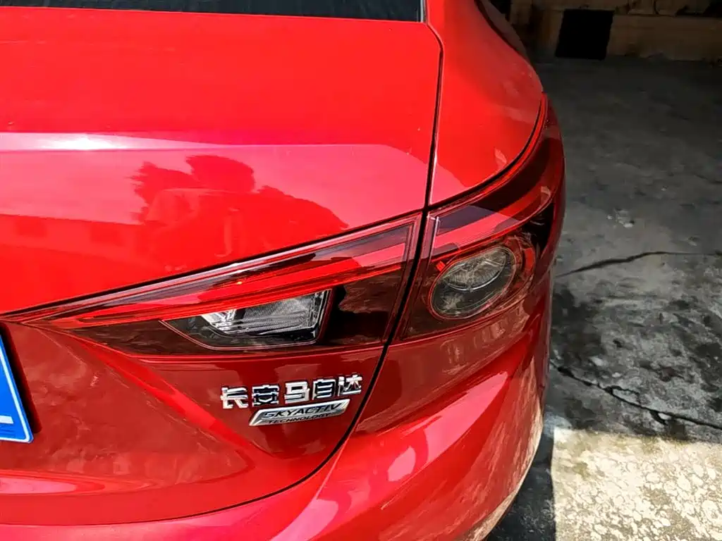 Mazda 3 Axela 2018 — фото 8