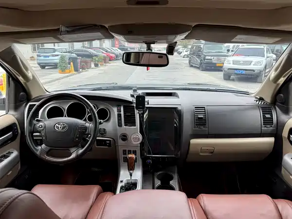 Toyota Sequoia 2009
