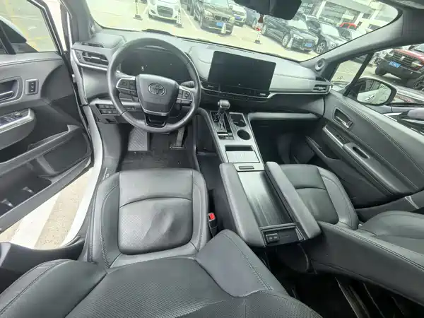 Toyota Sienna 2023