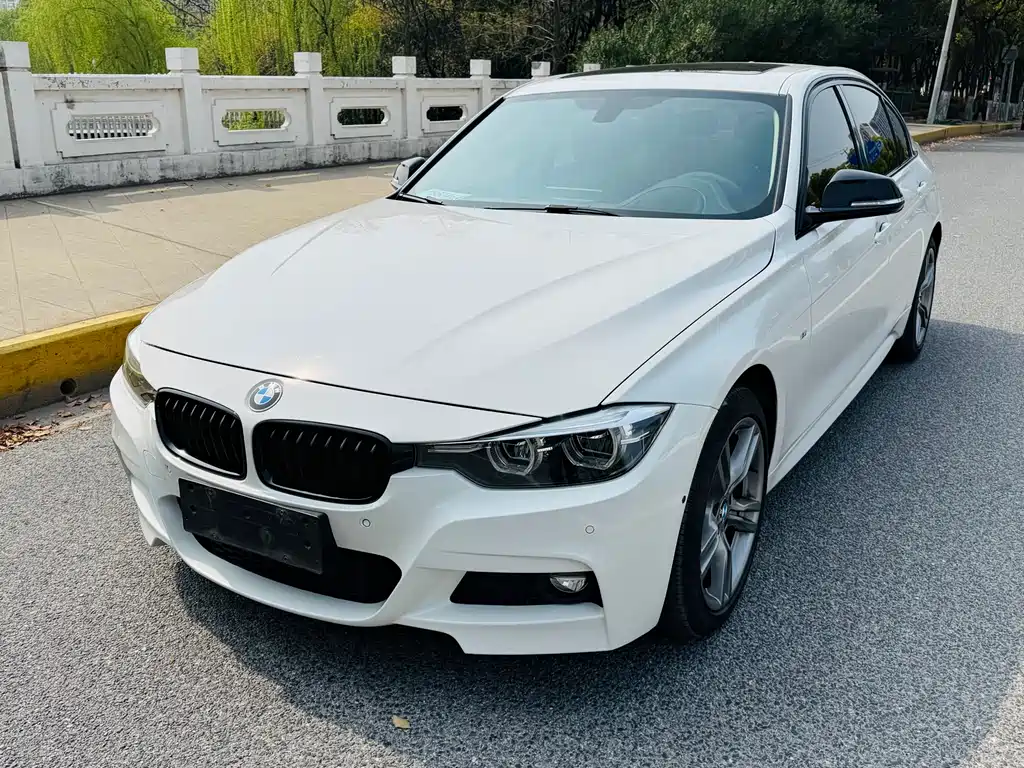 BMW 3 Series 2018 — фото 1
