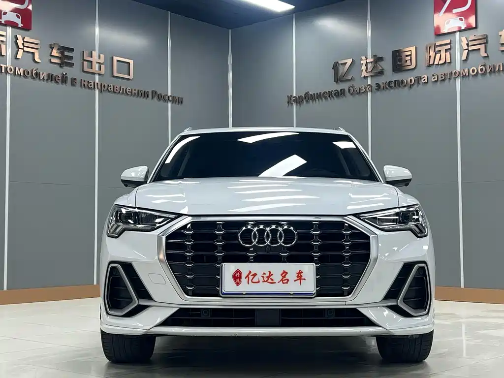 Audi Q3 2022 — фото 2