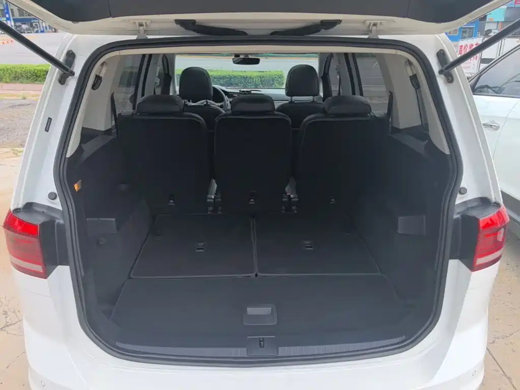 Volkswagen Touran 2019 — фото 19