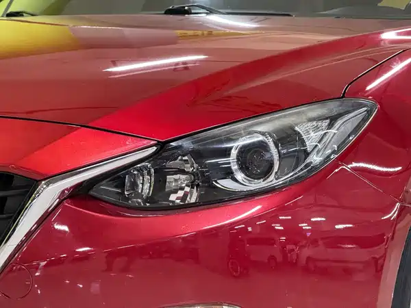 Mazda 3 Axela 2015