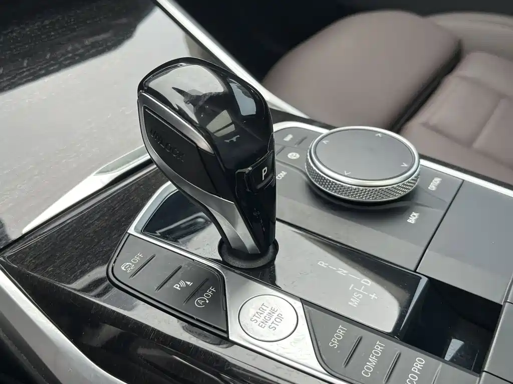 BMW 3 Series 2019 — фото 14