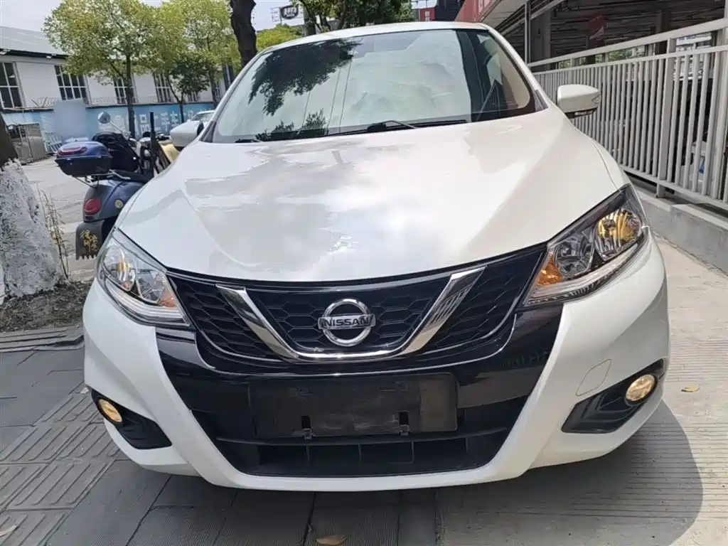 Nissan Tiida 2016 — фото 3
