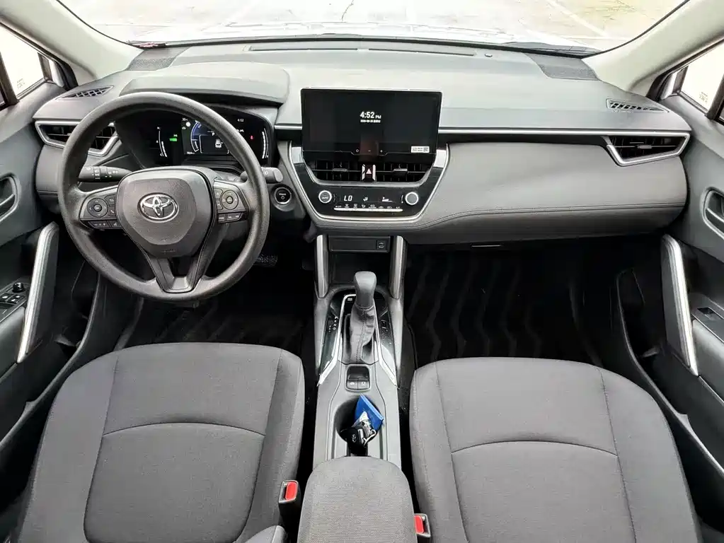 Toyota Corolla Cross 2025 — фото 11