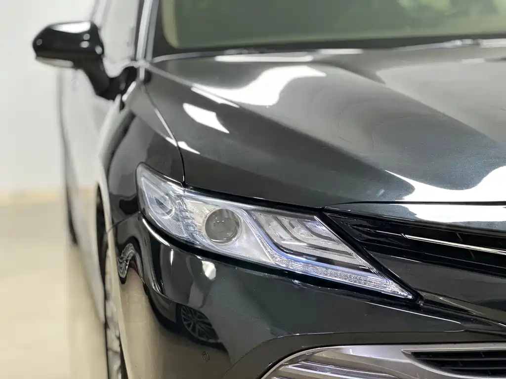 Toyota Camry 2018 — фото 11