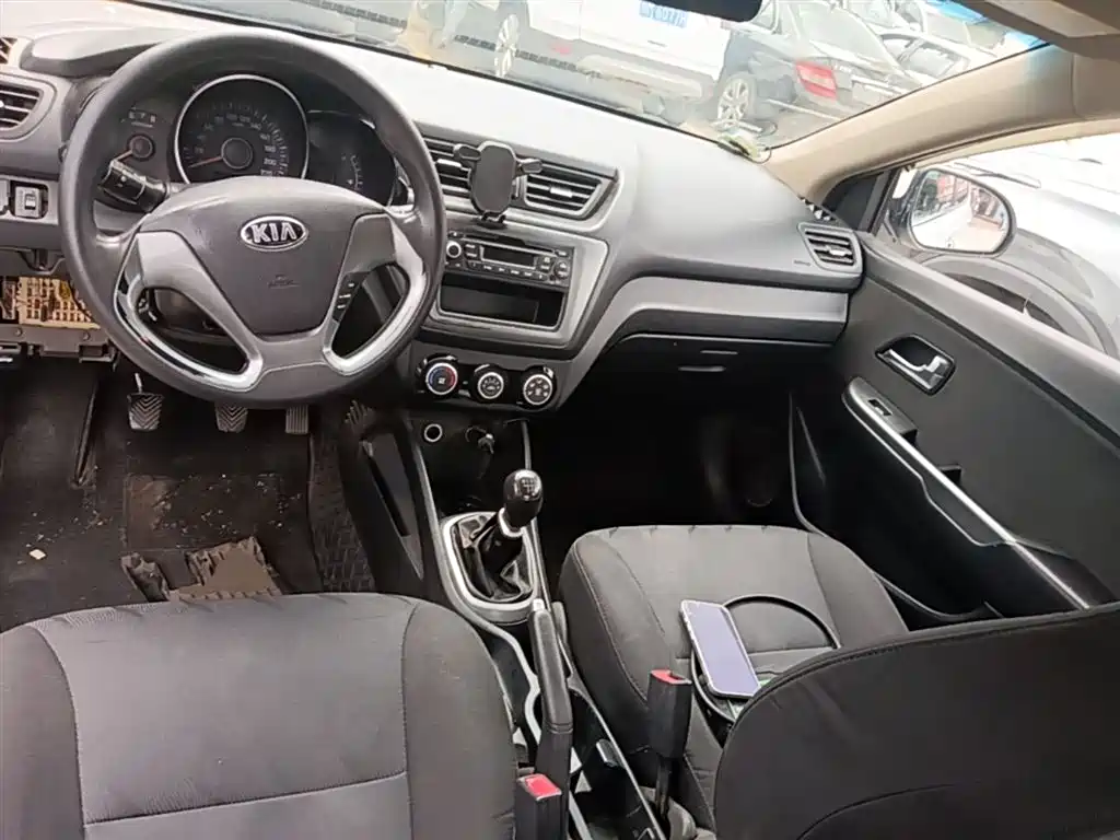 Kia K2 2016 — фото 10