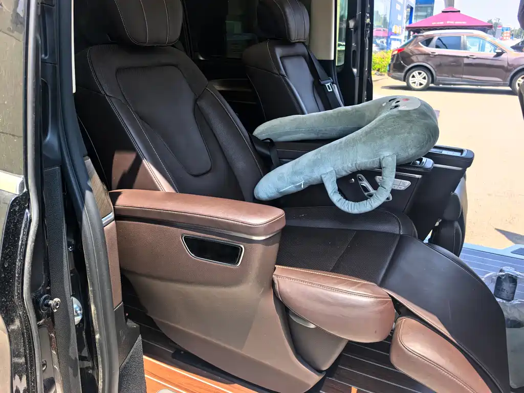 Mercedes-Benz V-Class 2023