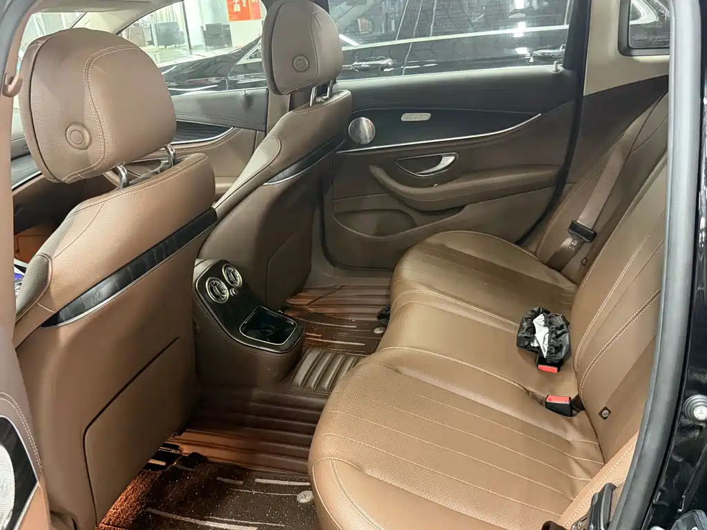 Mercedes-Benz E-Class 2022