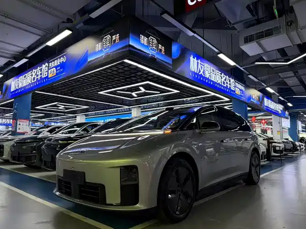 Li Auto i8 2026