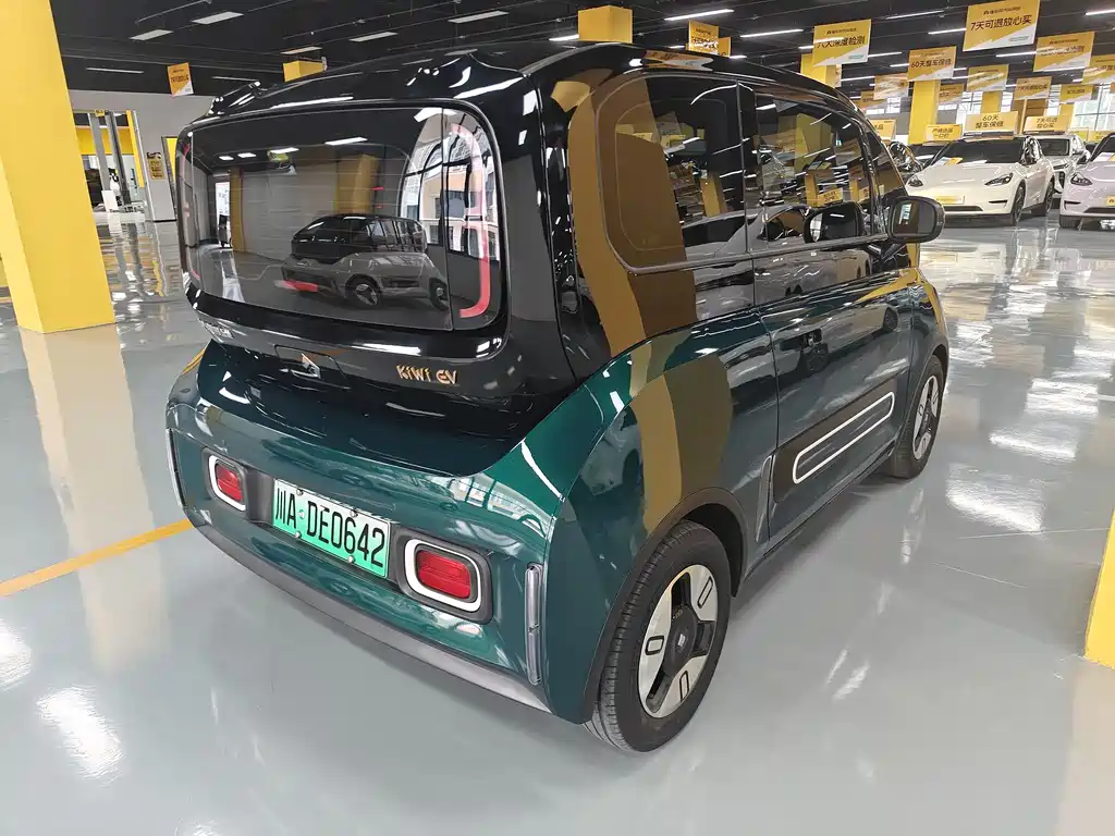 Baojun KiWi EV 2022 — фото 16