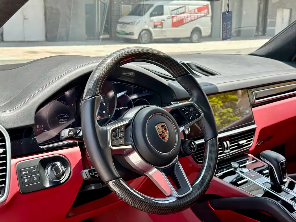 Porsche Cayenne 2023 — фото 10