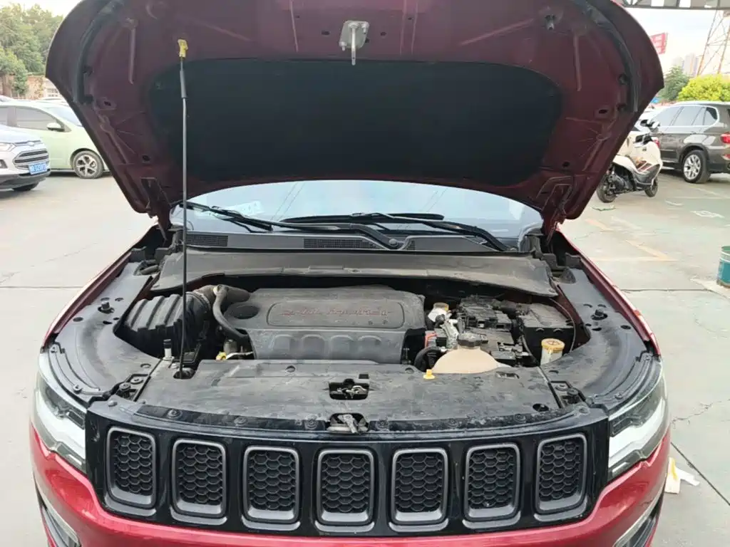 Jeep Compass 2017 — фото 20