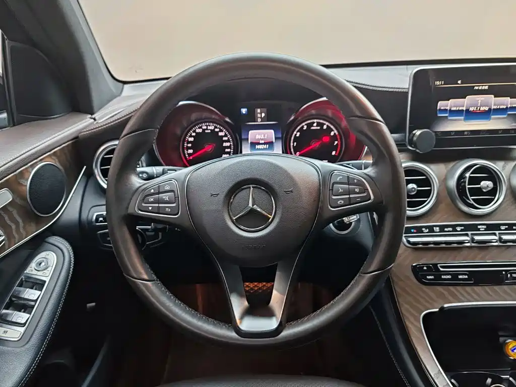 Mercedes-Benz GLC 2016 — фото 8