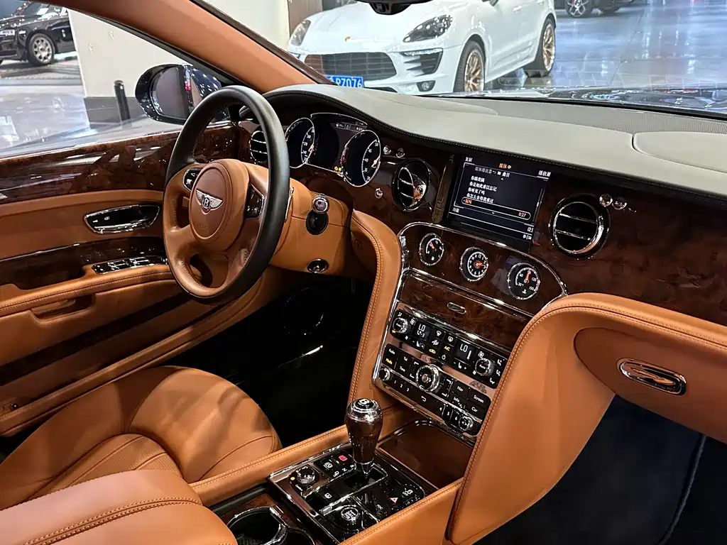 Bentley Mulsanne 2013 — фото 12