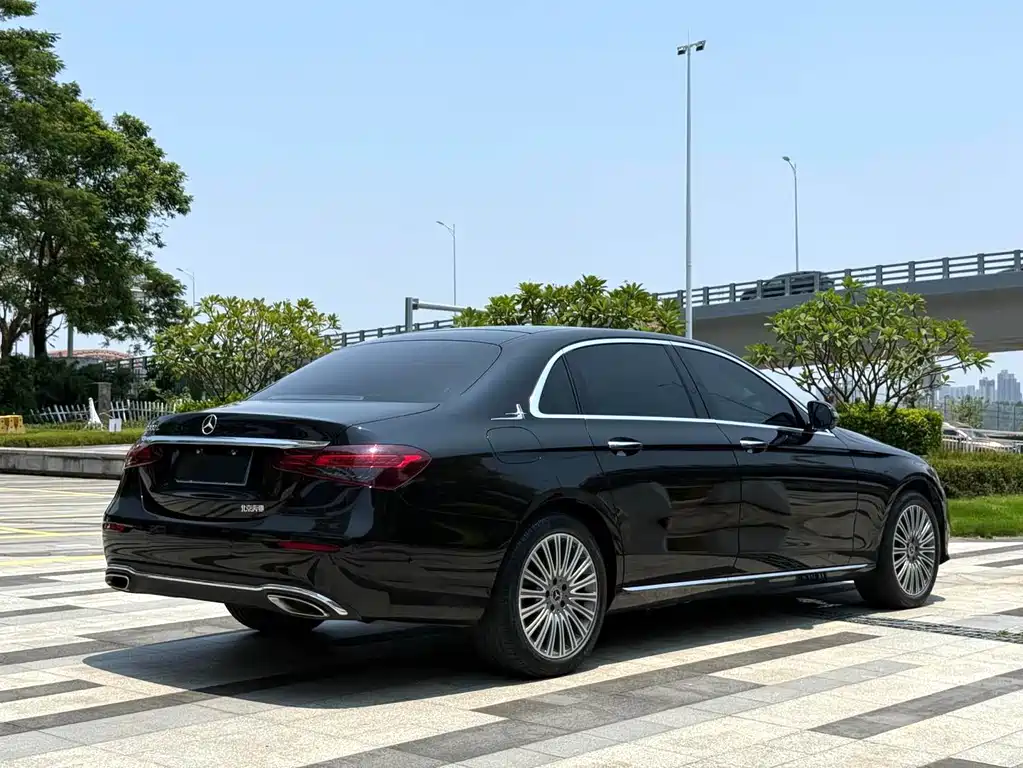 Mercedes-Benz E-Class 2022 — фото 11