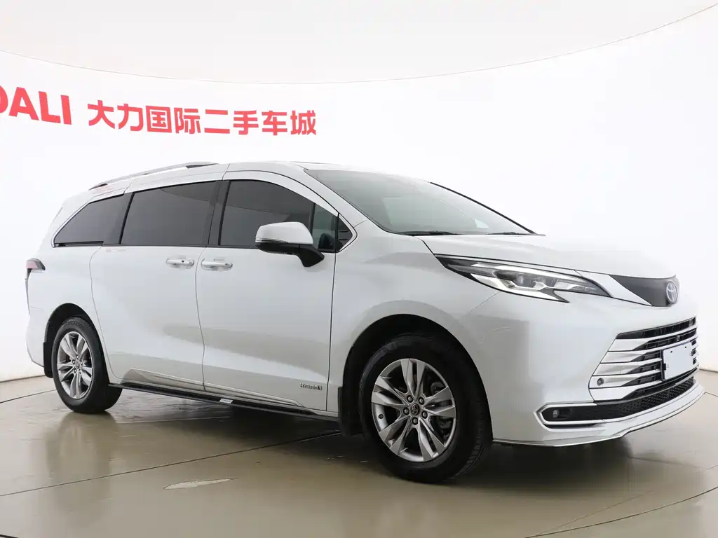 Toyota Sienna 2022 — фото 3