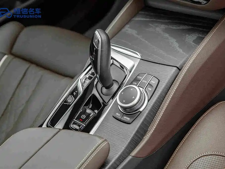 BMW 5 Series 2022 — фото 19