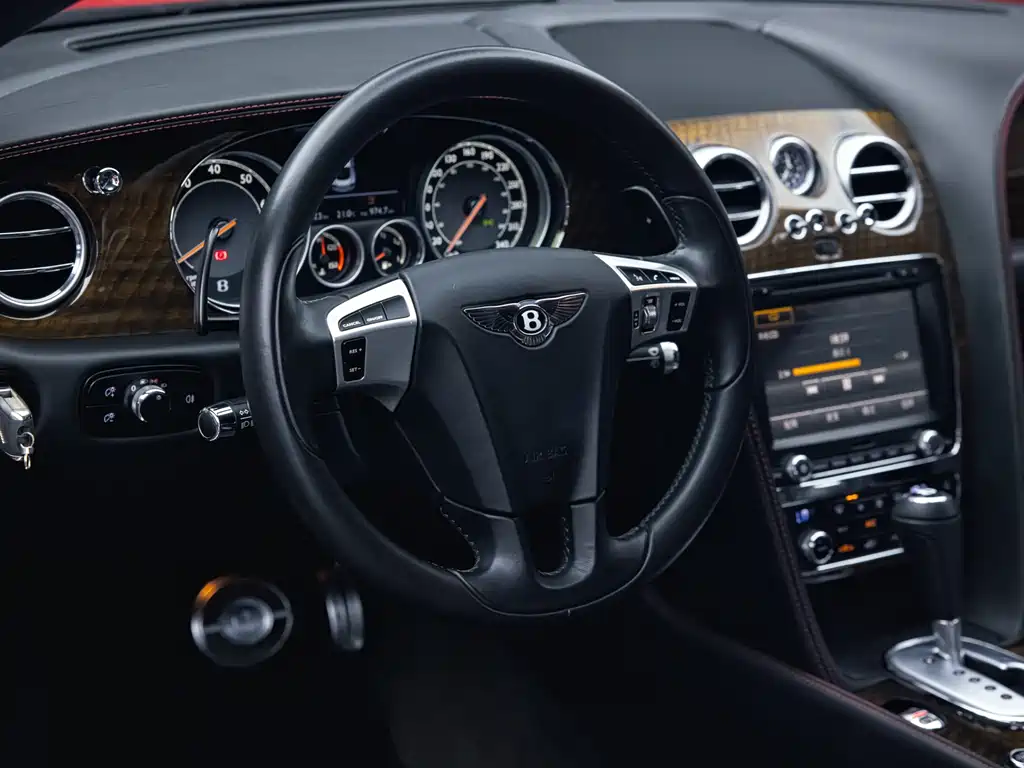 Bentley Continental 2013 — фото 12