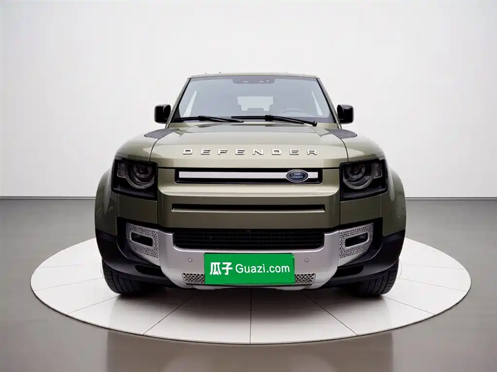Land Rover Defender 2021 — фото 24