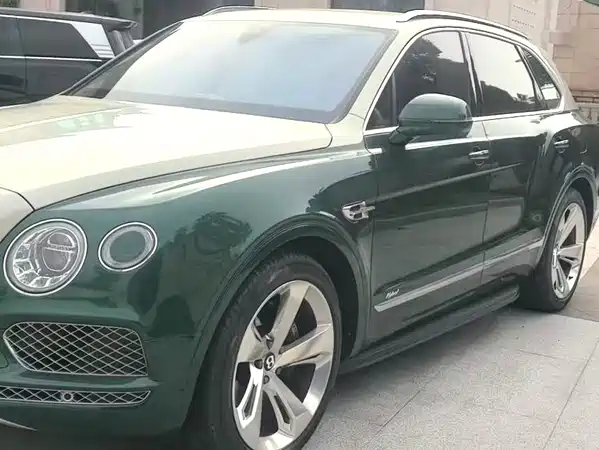 Bentley Bentayga Plug-In Hybrid 2022